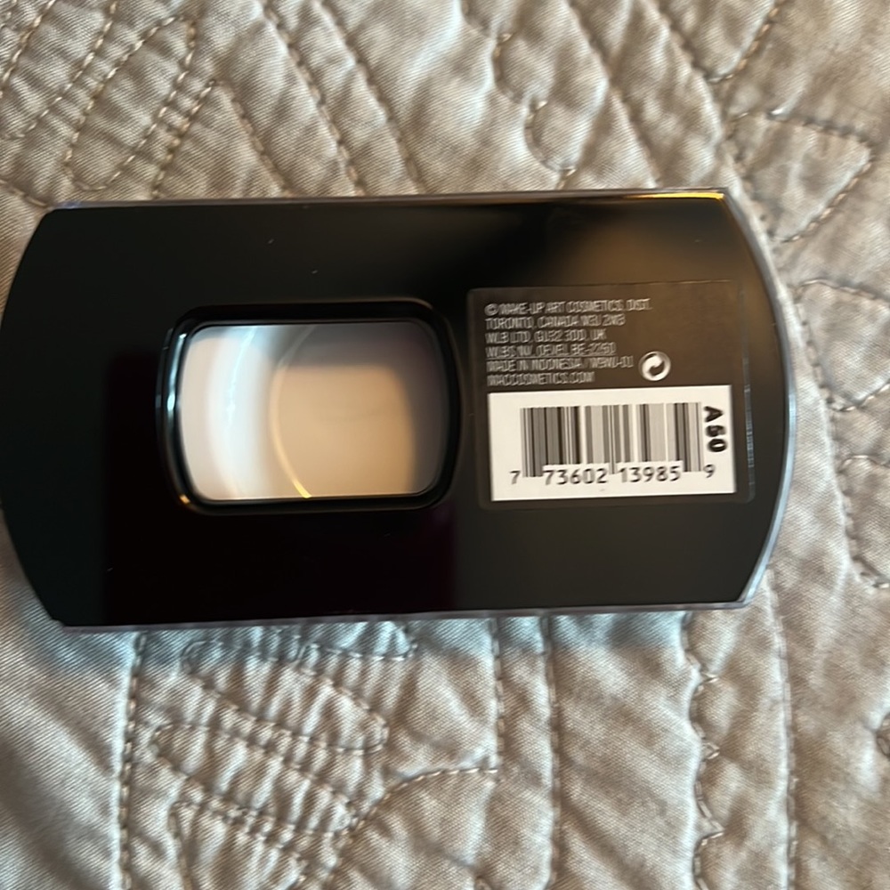 Mac false lashes - Picture 2 of 3